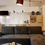 Baratero Club Private Parking Ev Points * София